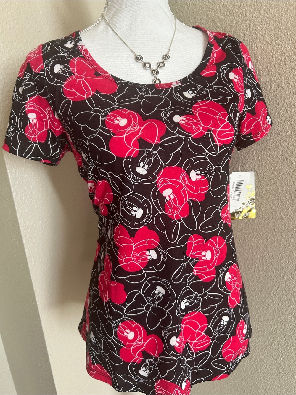 Women’s Short-Sleeve Scoop Neck Top in Black and Red Disney Minnie Mouse